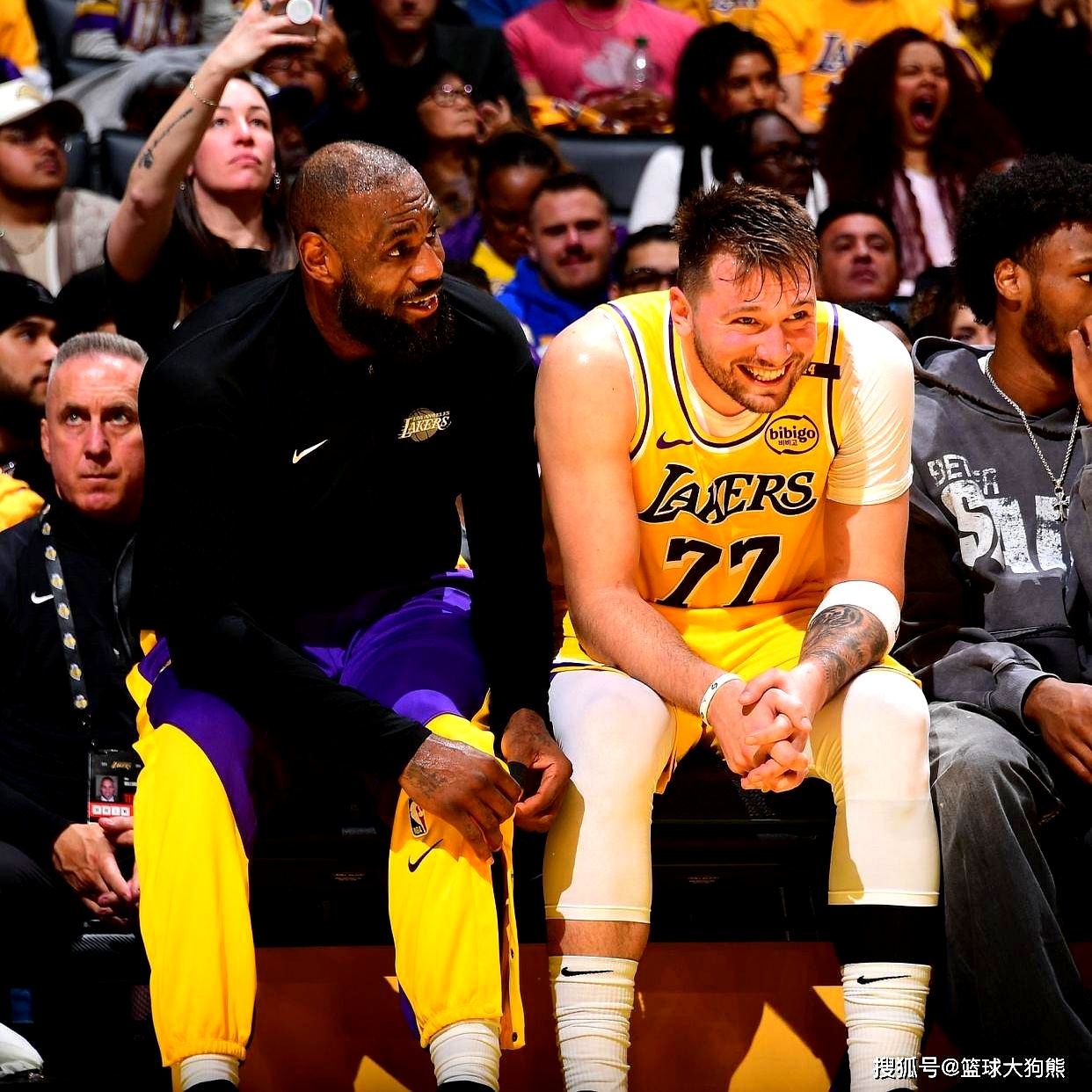 平博下载平博体育-詹姆斯巅峰对决，Doinb与60激战美国队分钟，突破纪录胜负难料！-平博下载平博体育